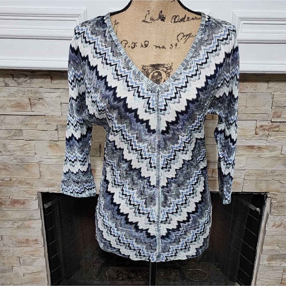 White‎ House Black Market Blue Chevron Zigzag V-Neck 3/4 Sleeve Top Small